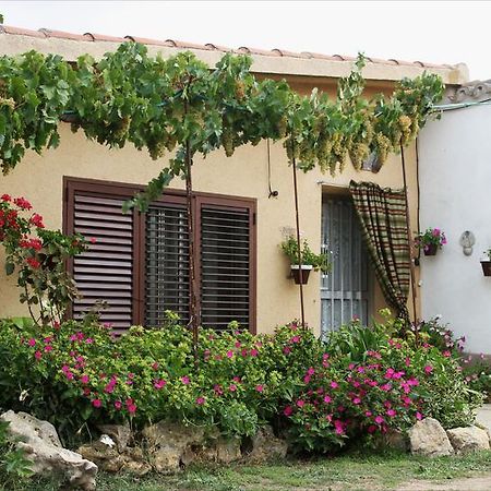 Albergue Turistico Torre de Sabre Ostello El Cubo de Tierra del Vino Esterno foto