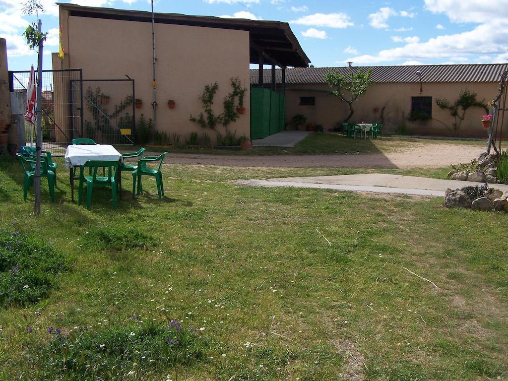 Albergue Turistico Torre de Sabre Ostello El Cubo de Tierra del Vino Esterno foto