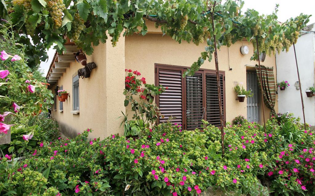 Albergue Turistico Torre de Sabre Ostello El Cubo de Tierra del Vino Esterno foto